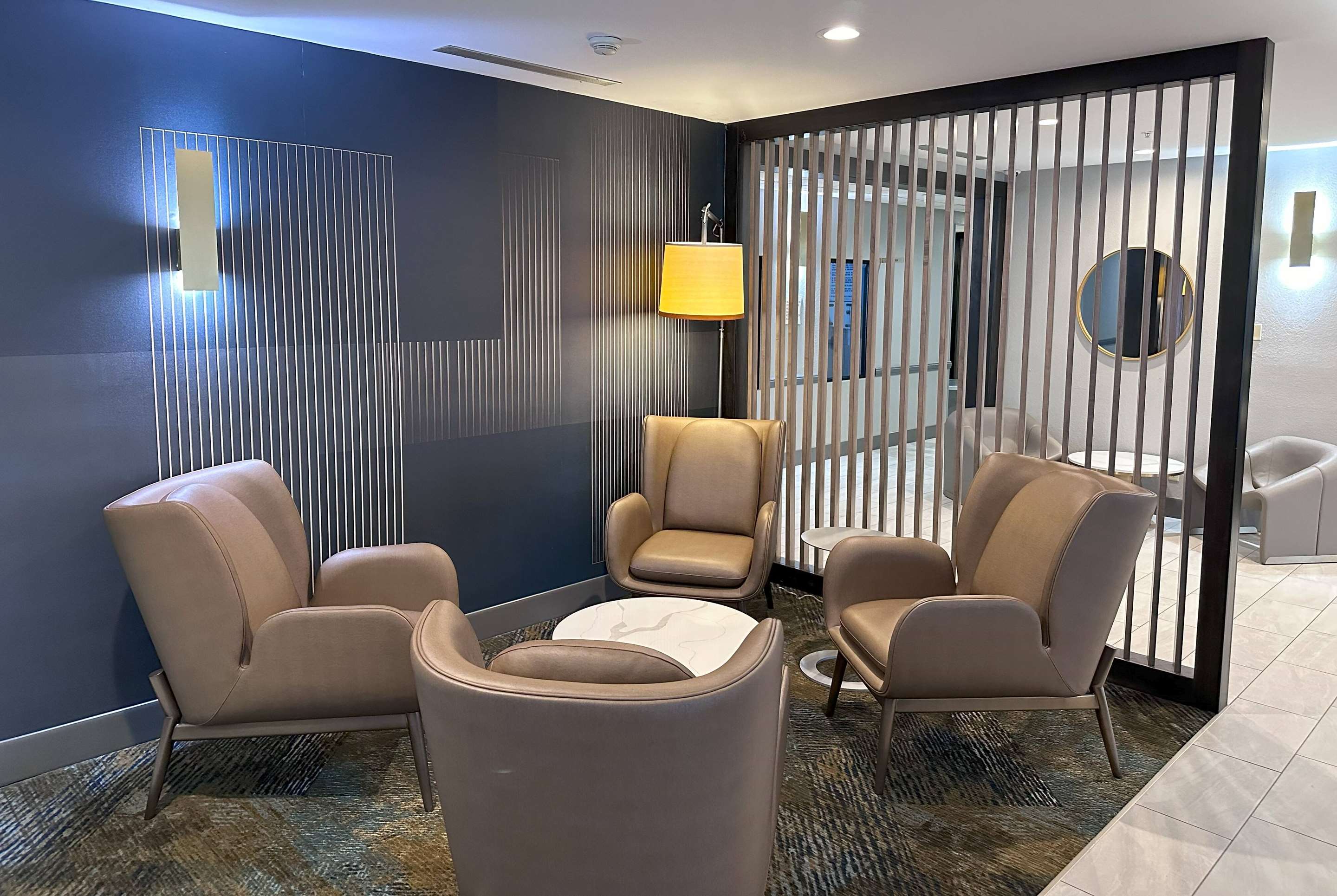 Lobby | La Quinta Inn & Suites by Wyndham South Bend