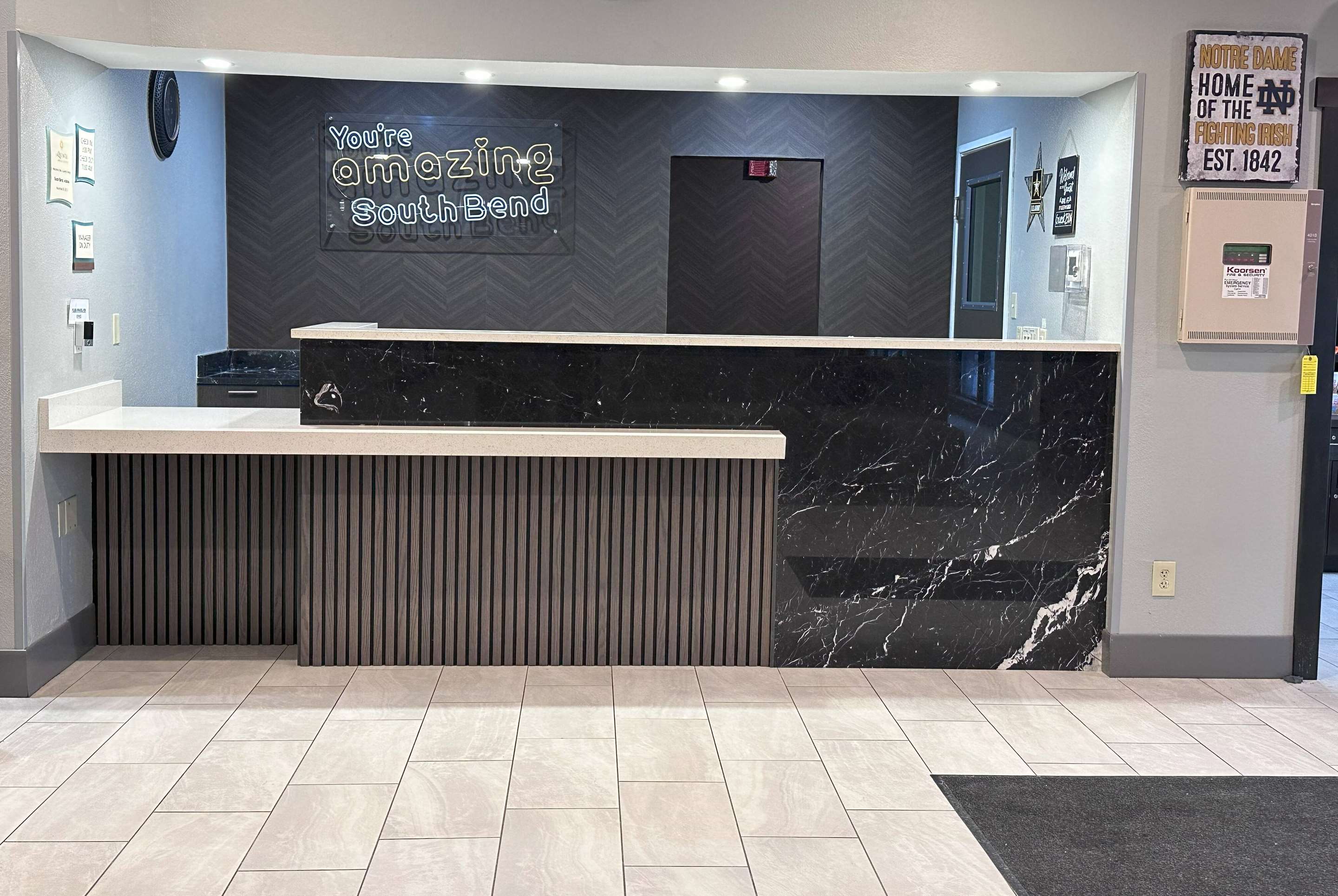 Reception | La Quinta Inn & Suites by Wyndham South Bend