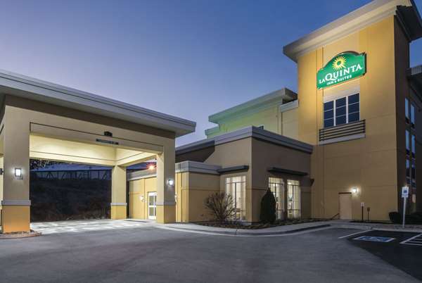 Exterior view - La Quinta Inn & Suites Central Papermill Knoxville - I-40 & I-75, Exit 383