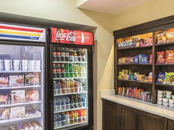  - La Quinta Inn & Suites Central Papermill Knoxville - I-40 & I-75, Exit 383