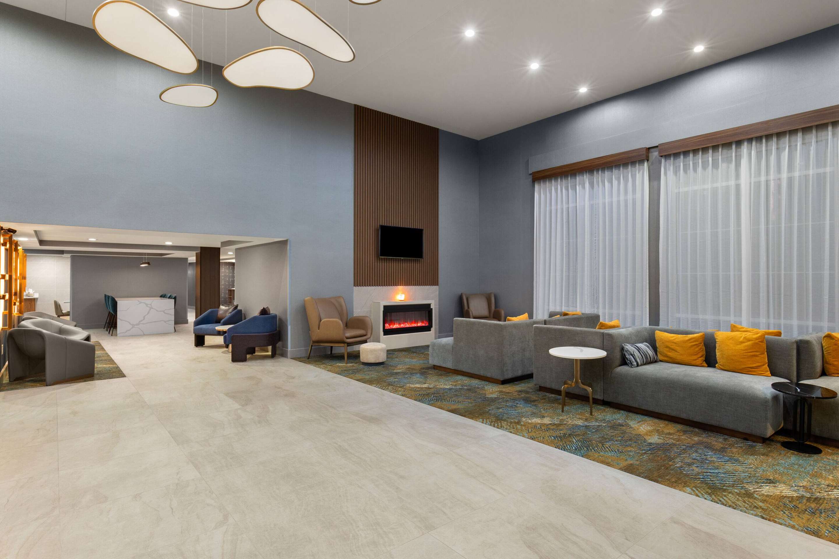 Lobby | La Quinta by Wyndham Knoxville Central Papermill
