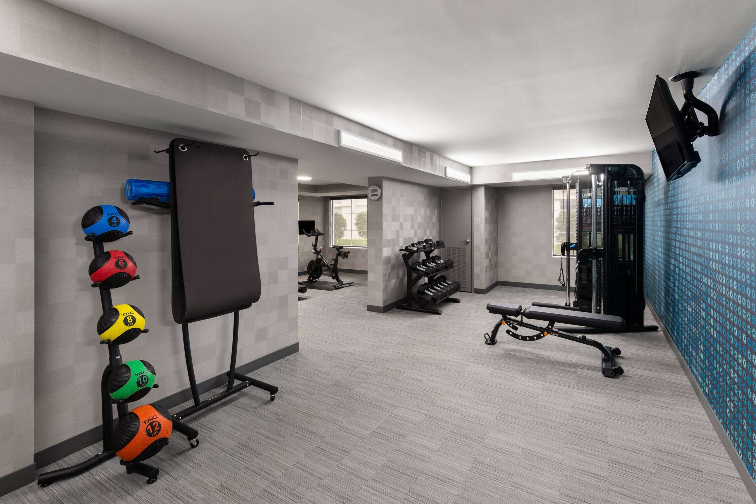 Health club fitness center gym | La Quinta by Wyndham Knoxville Central Papermill