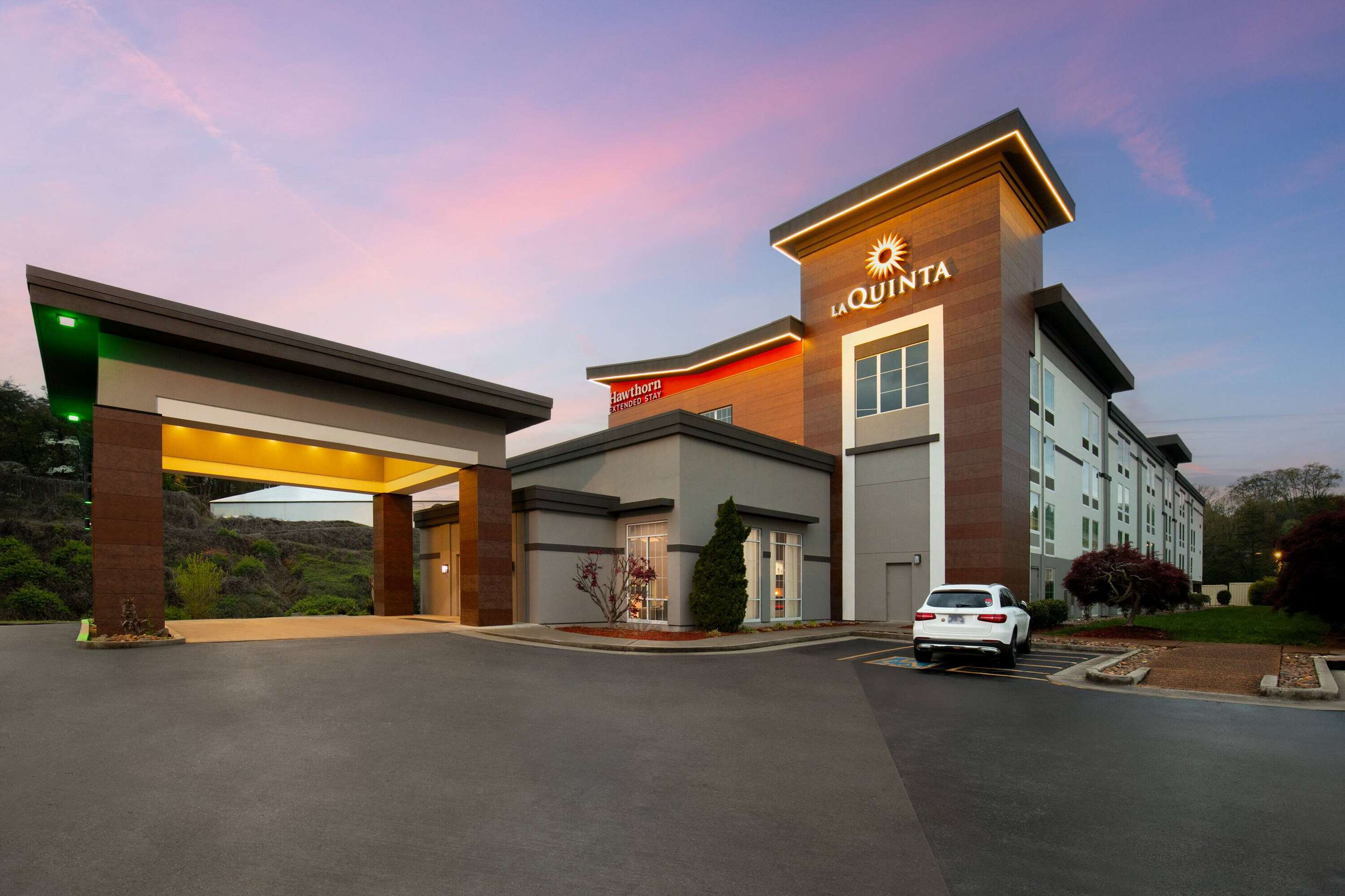 Exterior | La Quinta by Wyndham Knoxville Central Papermill