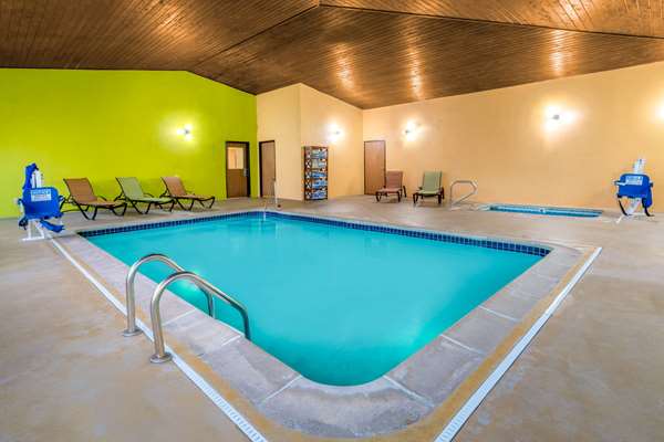 Pool - La Quinta Inn & Suites Castle Rock - I-25, Exit 182
