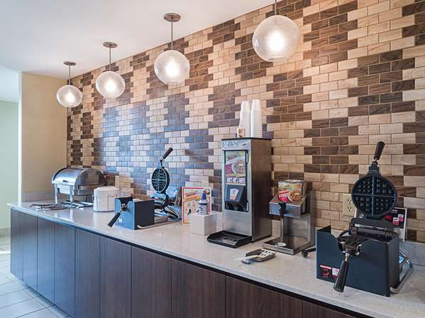  - La Quinta Inn & Suites Mathis