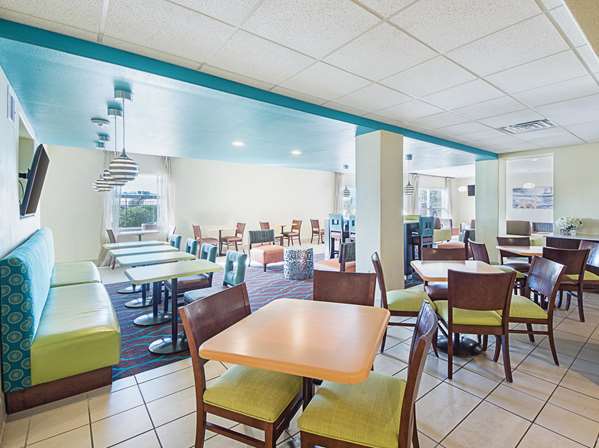  - La Quinta Inn & Suites Mathis