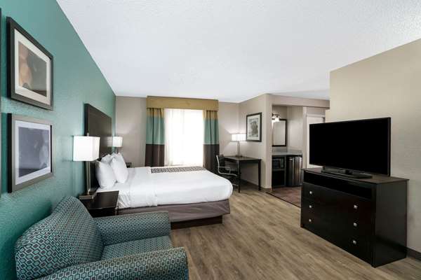 Suite - La Quinta Inn & Suites Lebanon - I-40, Exit 238
