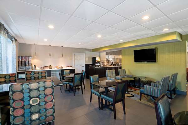  - La Quinta Inn & Suites Lebanon - I-40, Exit 238