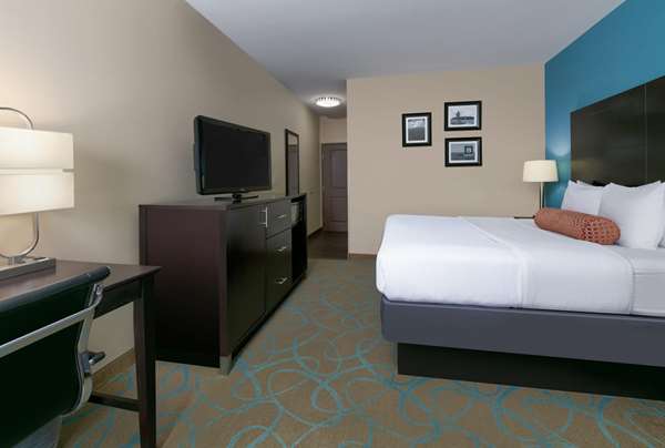 Suite - La Quinta Inn & Suites Clinton