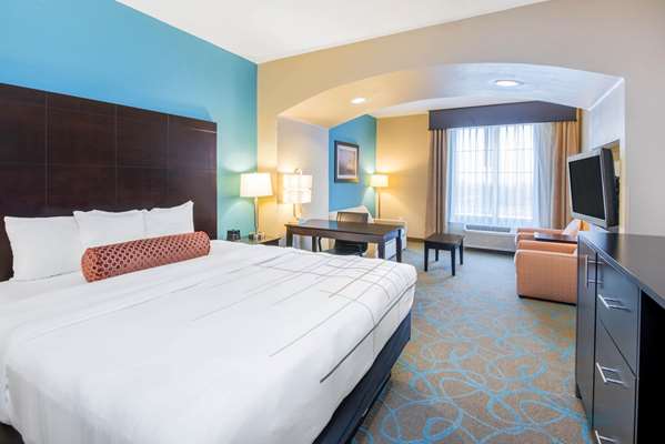 Suite - La Quinta Inn & Suites Clinton