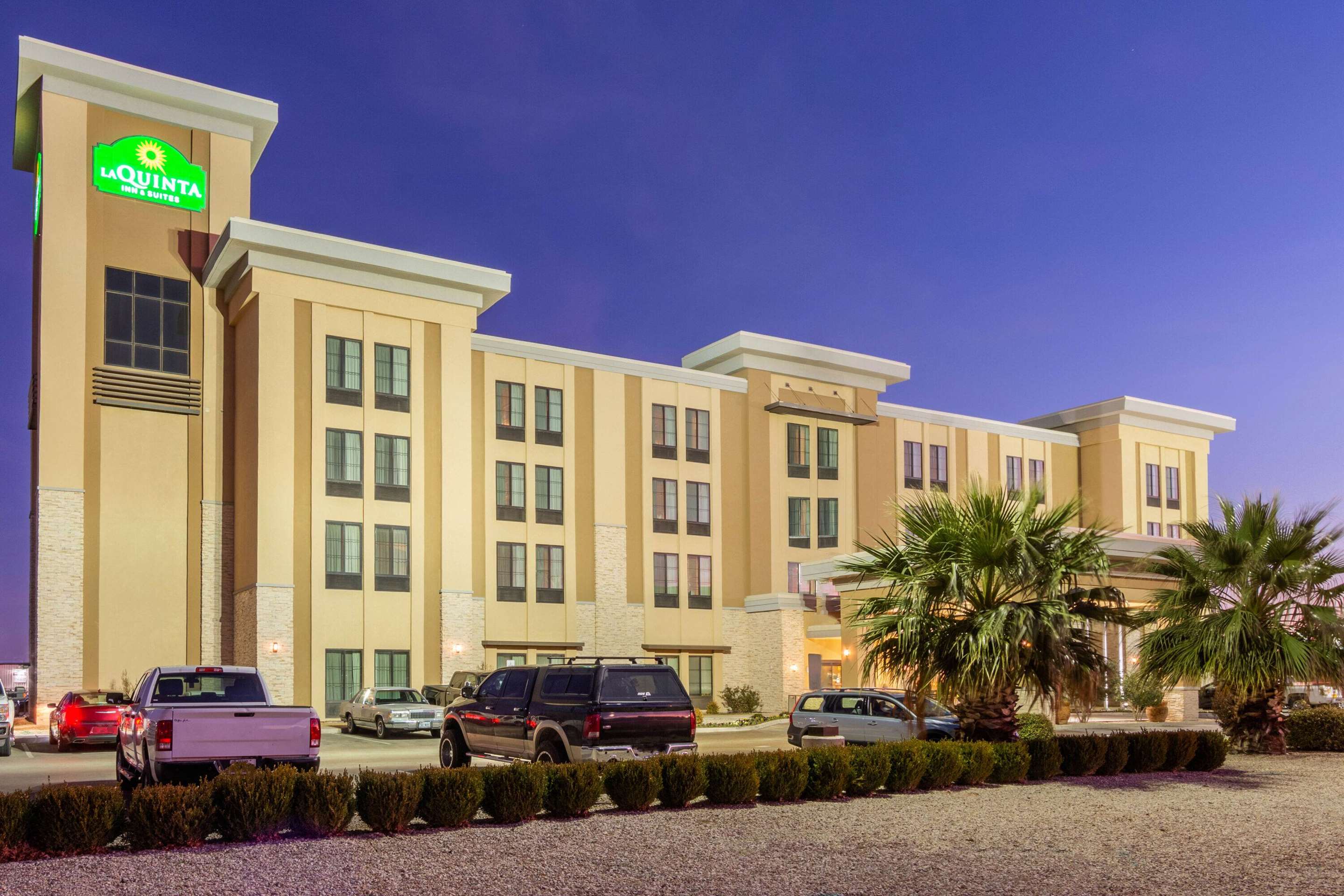 Exterior | La Quinta Inn & Suites by Wyndham Carlsbad
