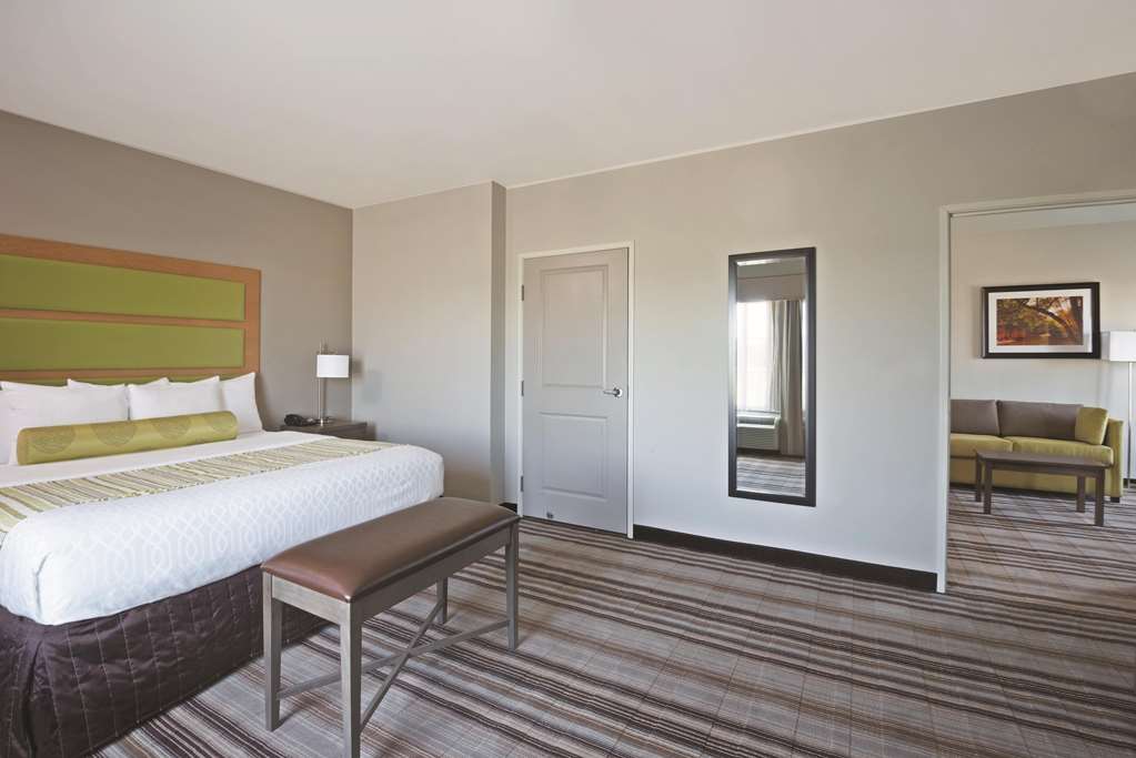 LA QUINTA INN STE PADUCAH-guestroom-Guest Room,Suite,On-Site.jpg