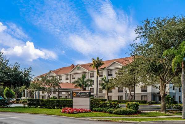 Exterior view - La Quinta Inn & Suites Bonita Springs