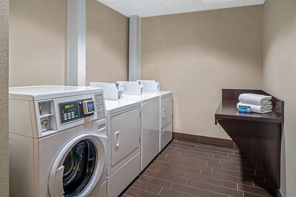 Amenities - La Quinta Inn & Suites Bonita Springs