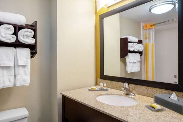  - La Quinta Inn & Suites Bonita Springs