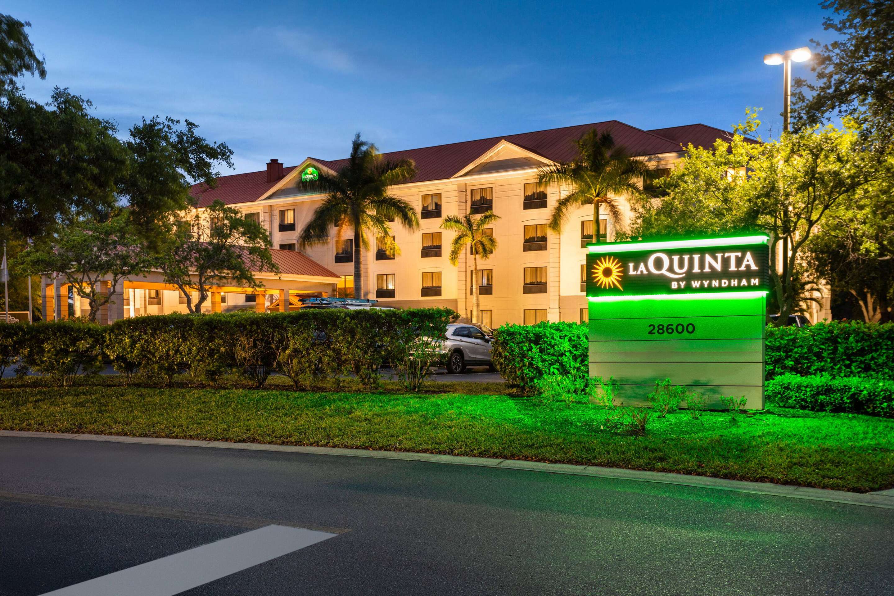 Exterior | La Quinta Inn & Suites by Wyndham Bonita Springs Naples N.