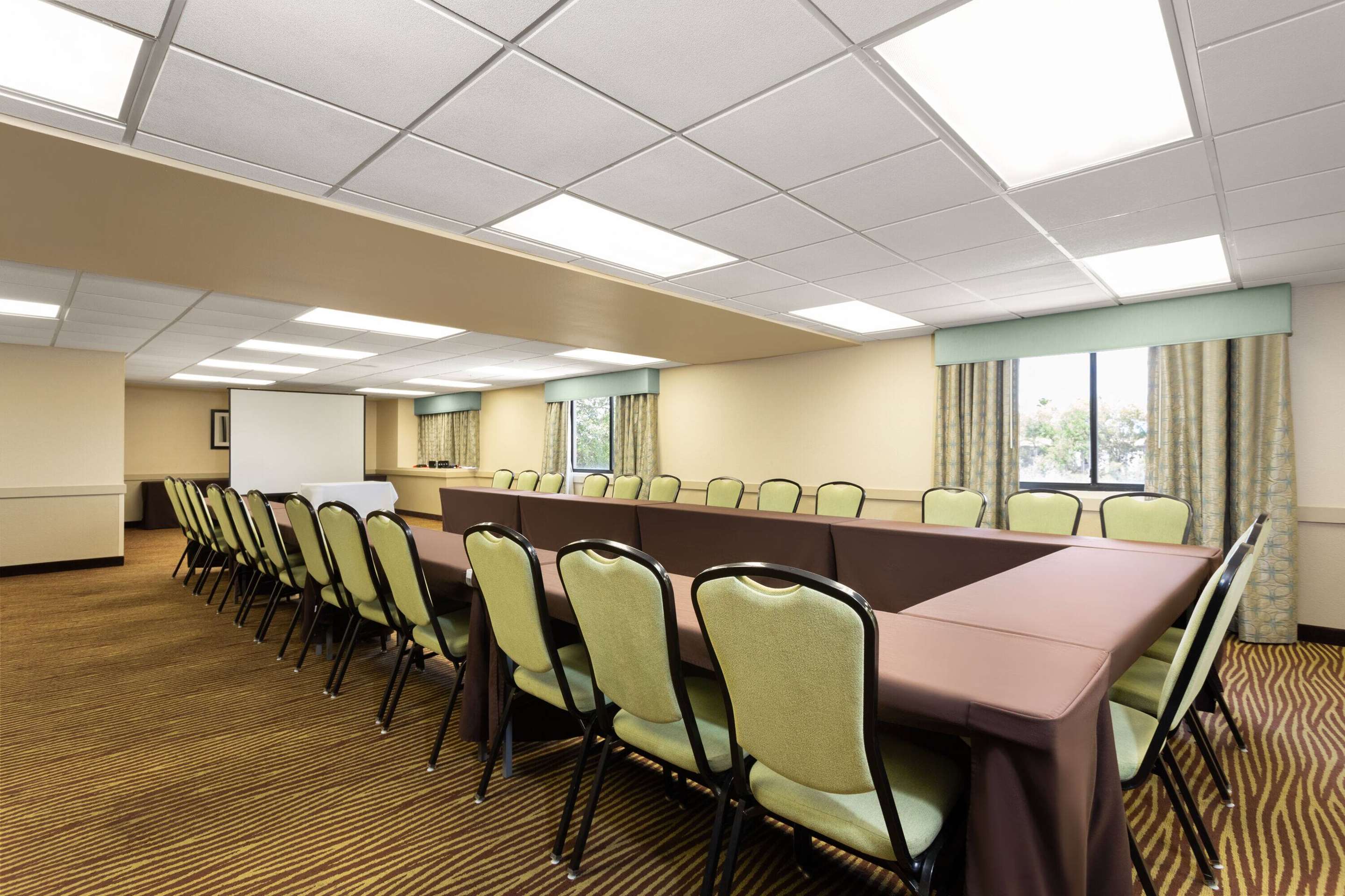 Meeting Room | La Quinta Inn & Suites by Wyndham Bonita Springs Naples N.
