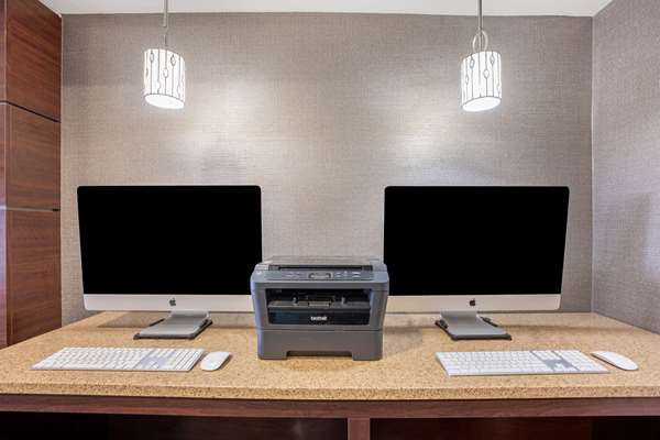 Conference Area - La Quinta Inn & Suites Meridian - I-84, Exit 46