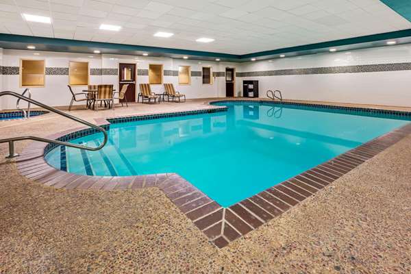 Pool - La Quinta Inn & Suites Meridian - I-84, Exit 46