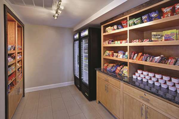  - La Quinta Inn & Suites Summersville