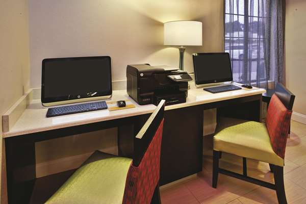 Conference Area - La Quinta Inn & Suites Summersville