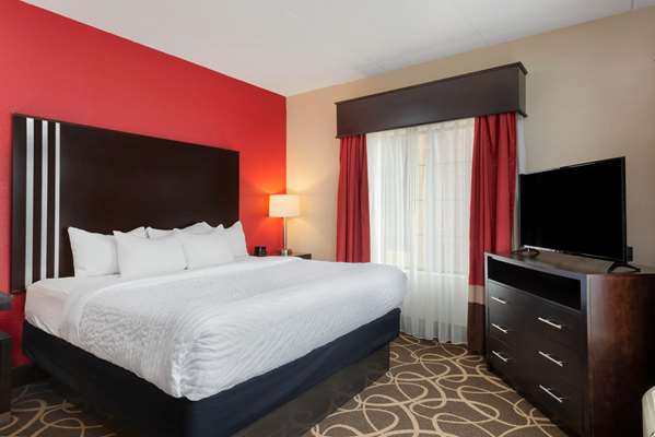 Suite - La Quinta Inn & Suites Summersville