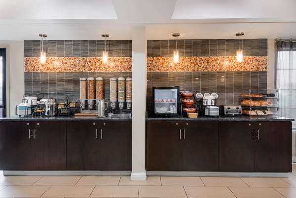  - La Quinta Inn & Suites Summersville