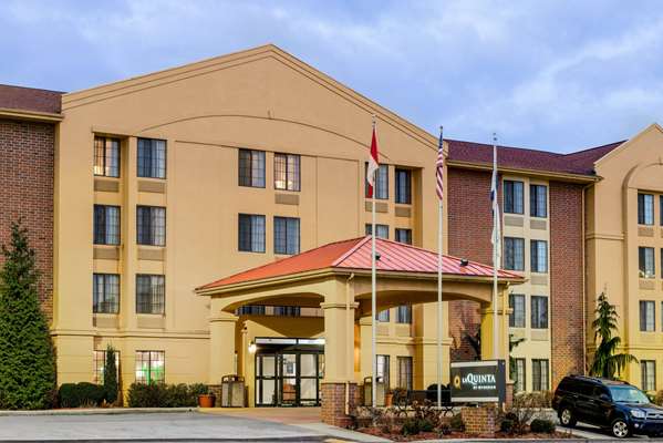 Exterior view - La Quinta Inn & Suites Summersville