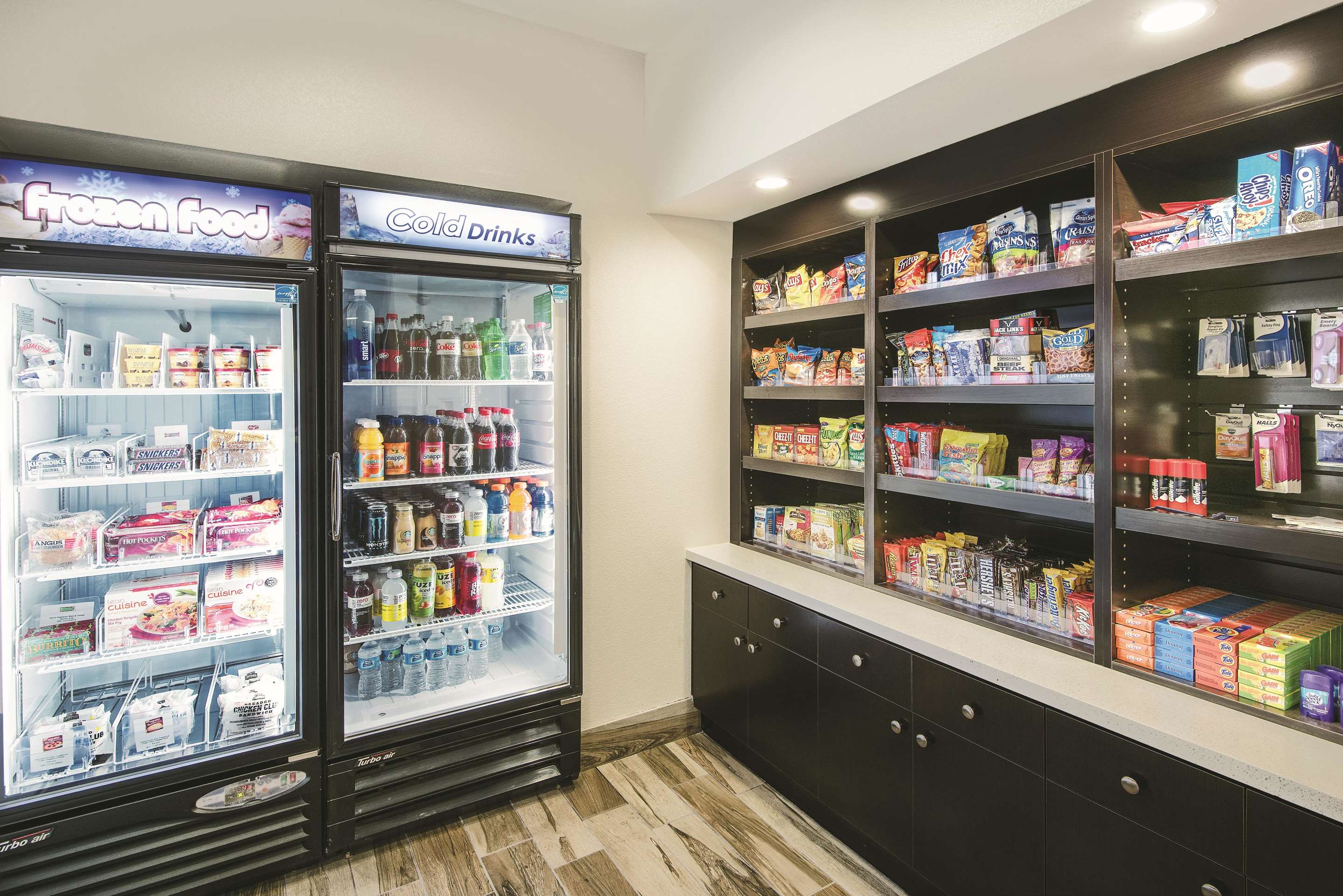 Property amenity | La Quinta Inn & Suites by Wyndham Karnes City - Kenedy