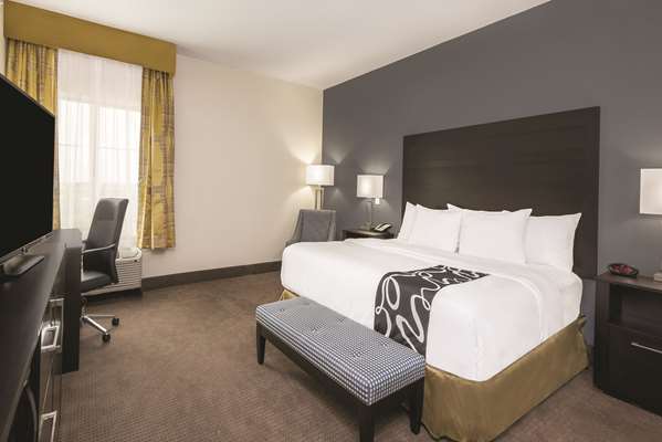  - La Quinta Inn & Suites Karnes City