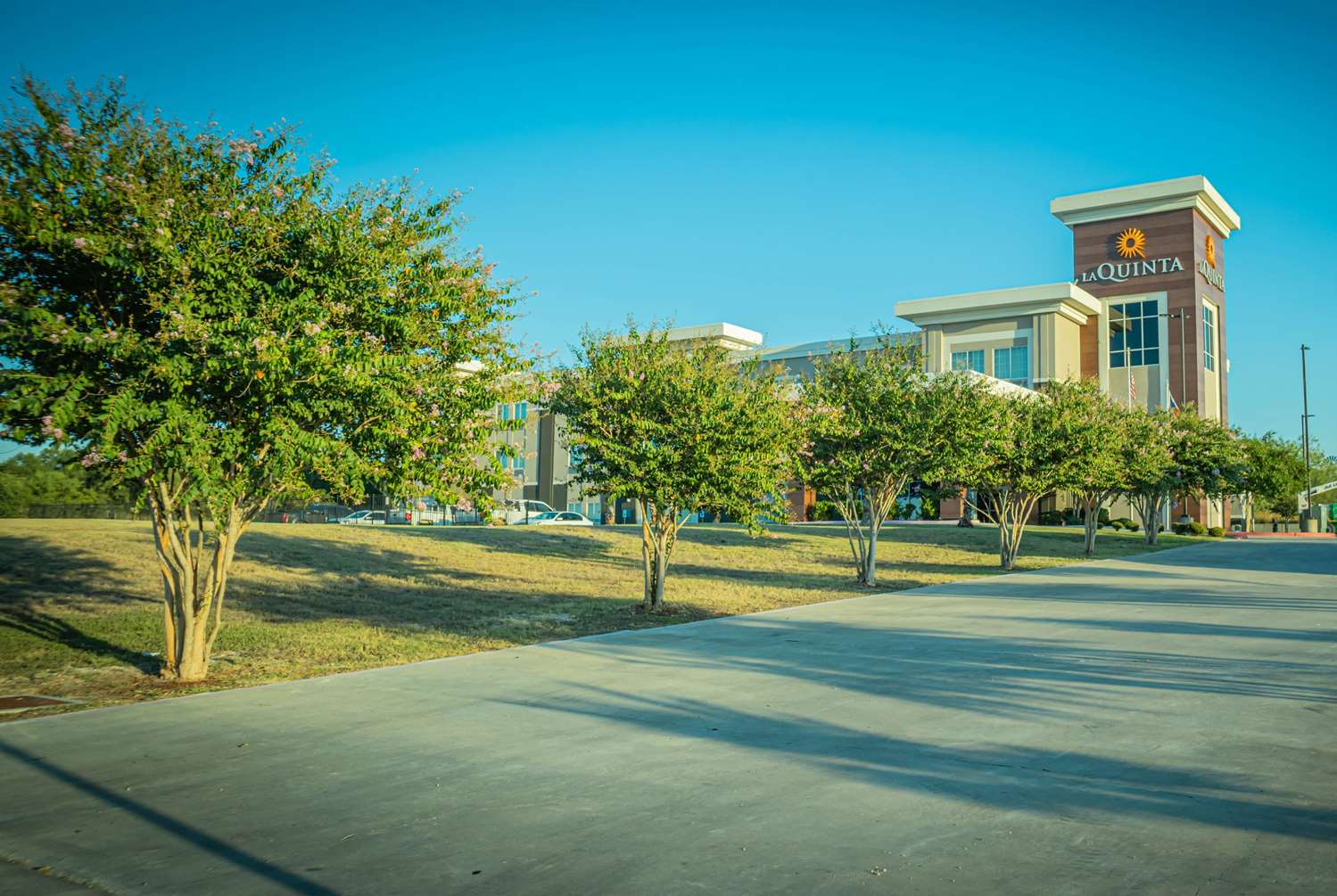 La Quinta Inn & Suites Karnes City, TX See Discounts