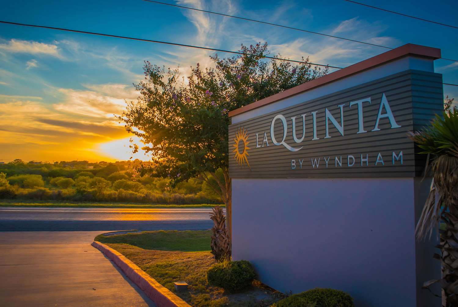 La Quinta Inn & Suites Karnes City, TX See Discounts