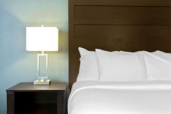  - La Quinta Inn & Suites Karnes City