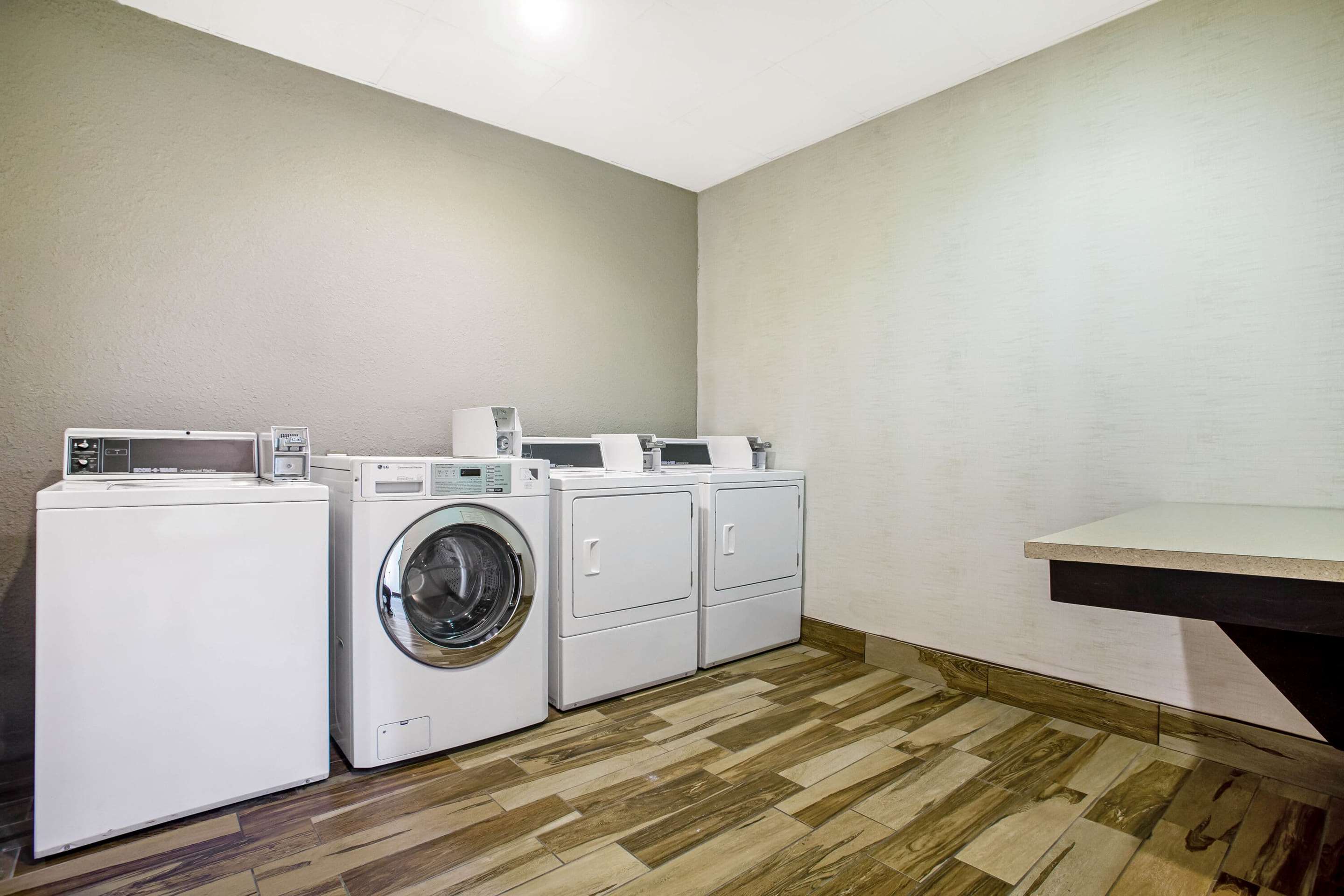 Laundry | La Quinta Inn & Suites by Wyndham Karnes City - Kenedy