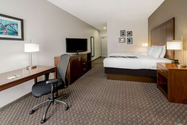  - La Quinta Inn & Suites Eastchase Fort Worth - I-30, Exit 24