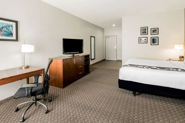  - La Quinta Inn & Suites Eastchase Fort Worth - I-30, Exit 24