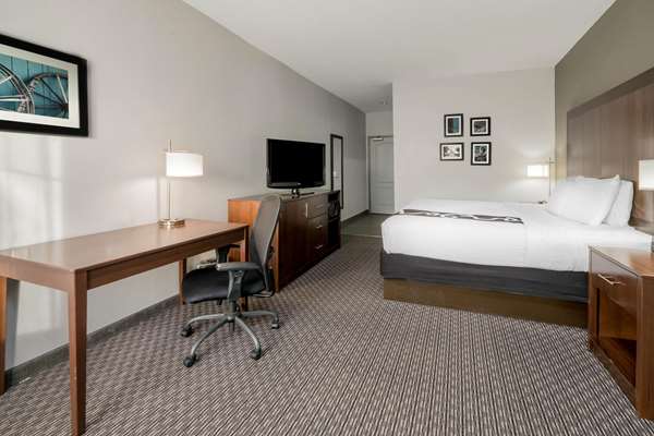  - La Quinta Inn & Suites Eastchase Fort Worth - I-30, Exit 24