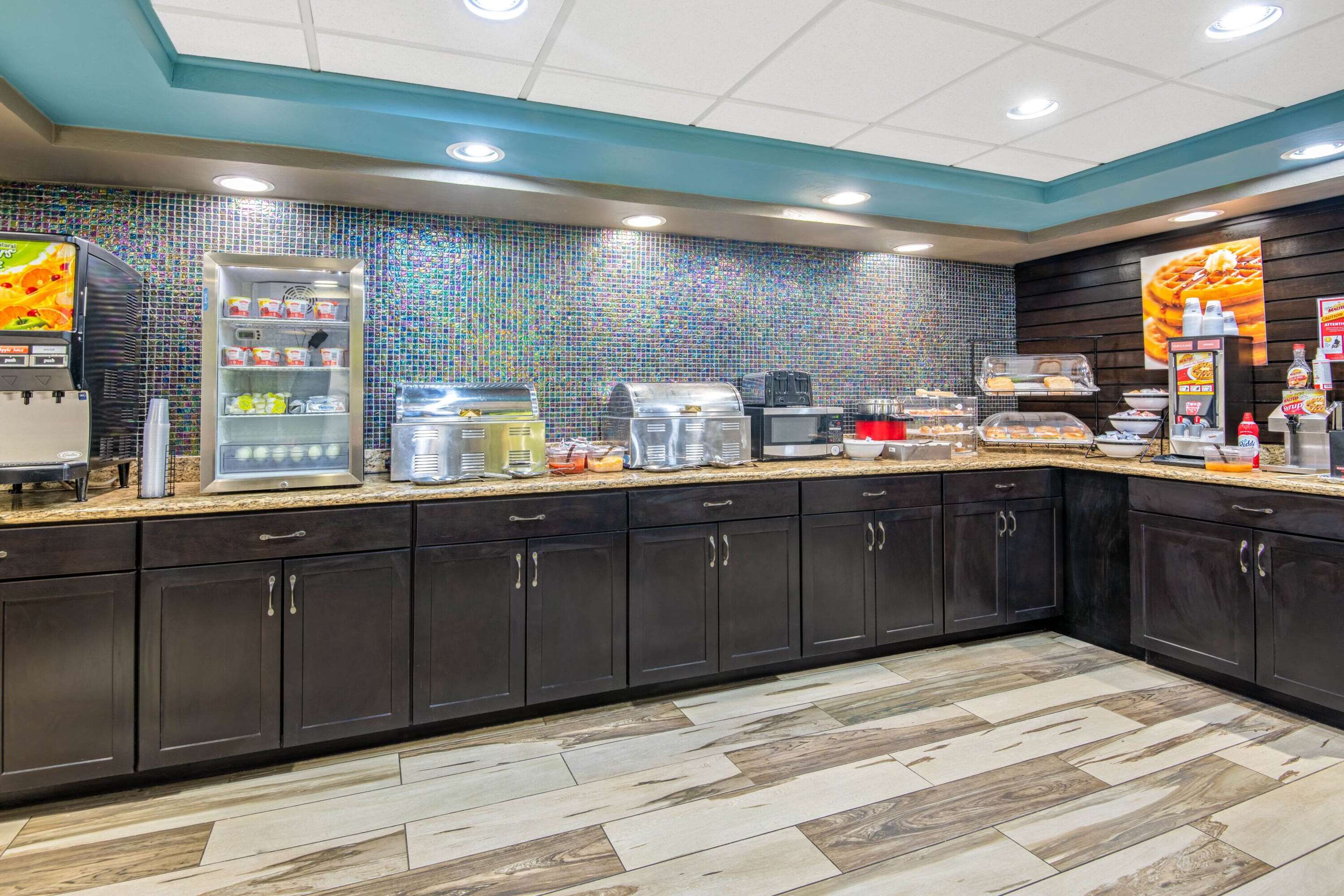 Property amenity | La Quinta Inn & Suites by Wyndham Denison - N. Lake Texoma