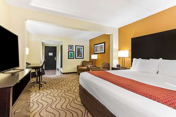  - La Quinta Inn & Suites North Tampa - I-75, Exit 270