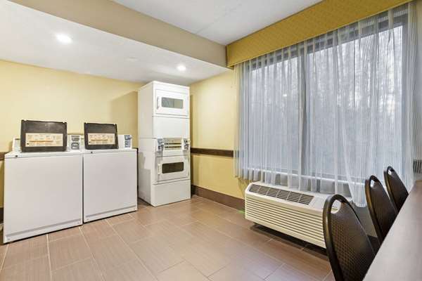Amenities - La Quinta Inn & Suites North Tampa - I-75, Exit 270