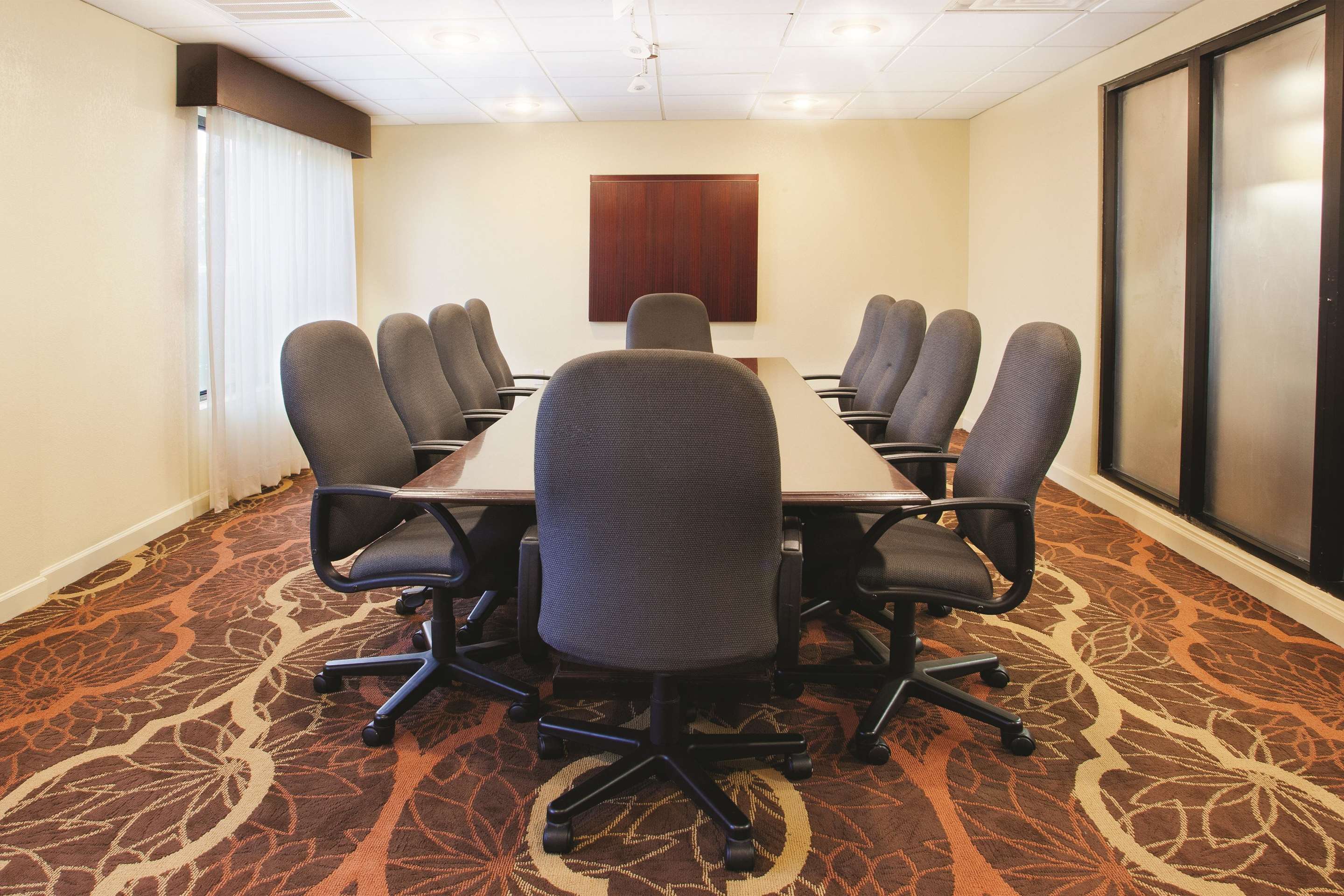 Meeting Room | La Quinta by Wyndham Florence