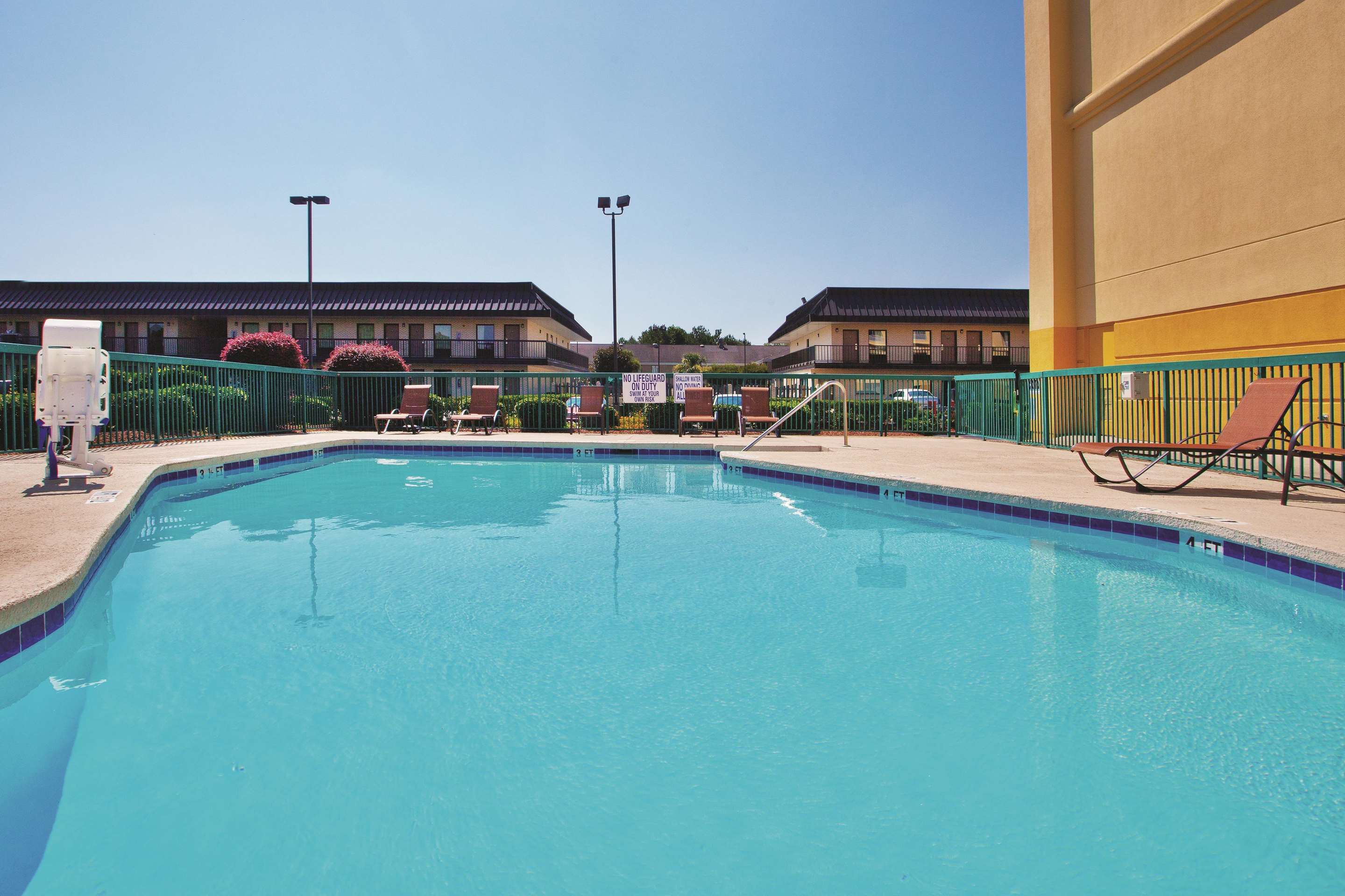 Pool | La Quinta by Wyndham Florence