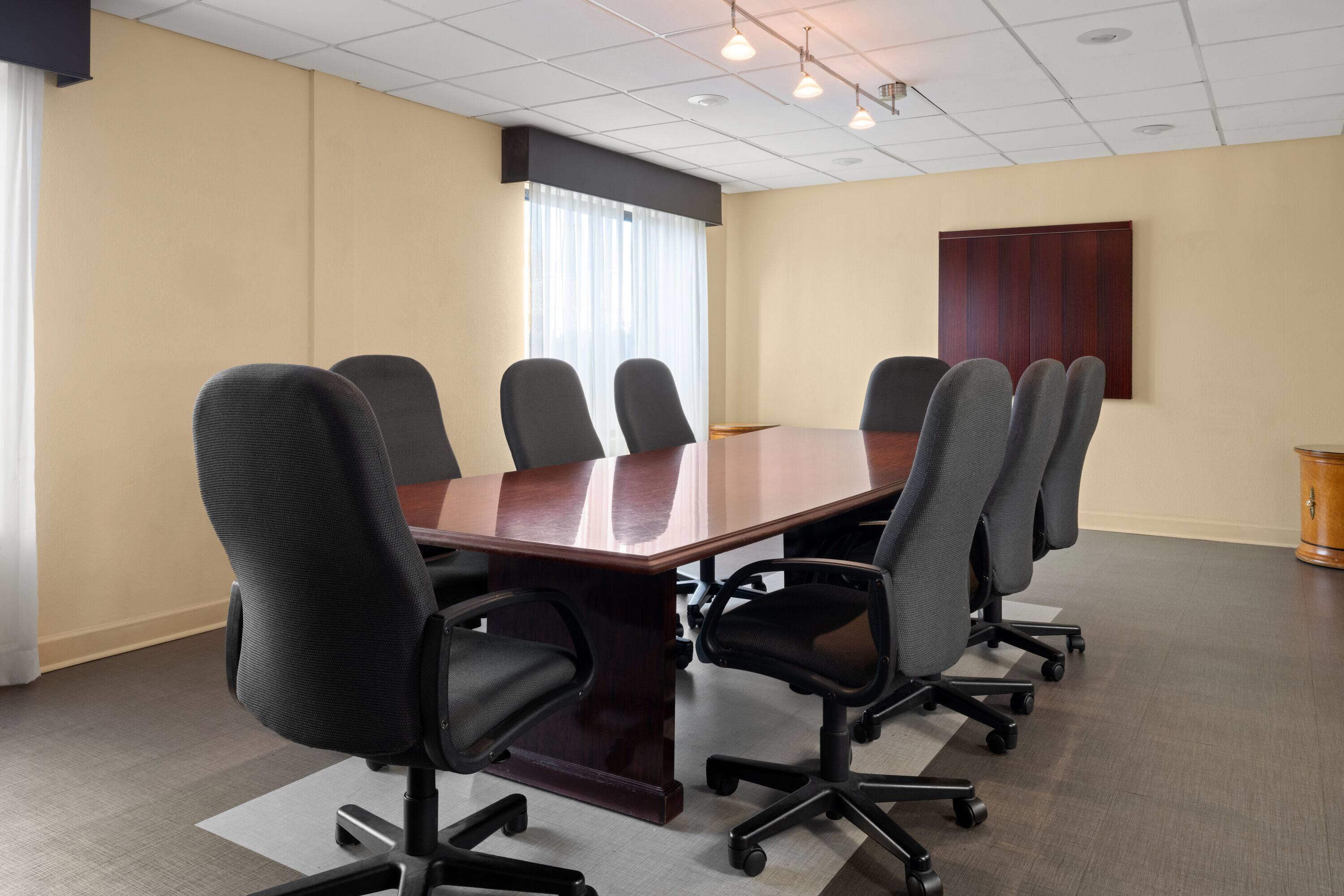 Meeting Room | La Quinta by Wyndham Florence