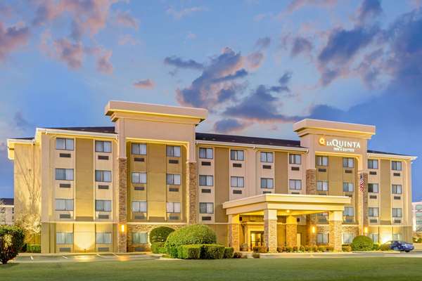 Exterior view - La Quinta Inn & Suites Midwest City - I-40, Exit 156A & 156B