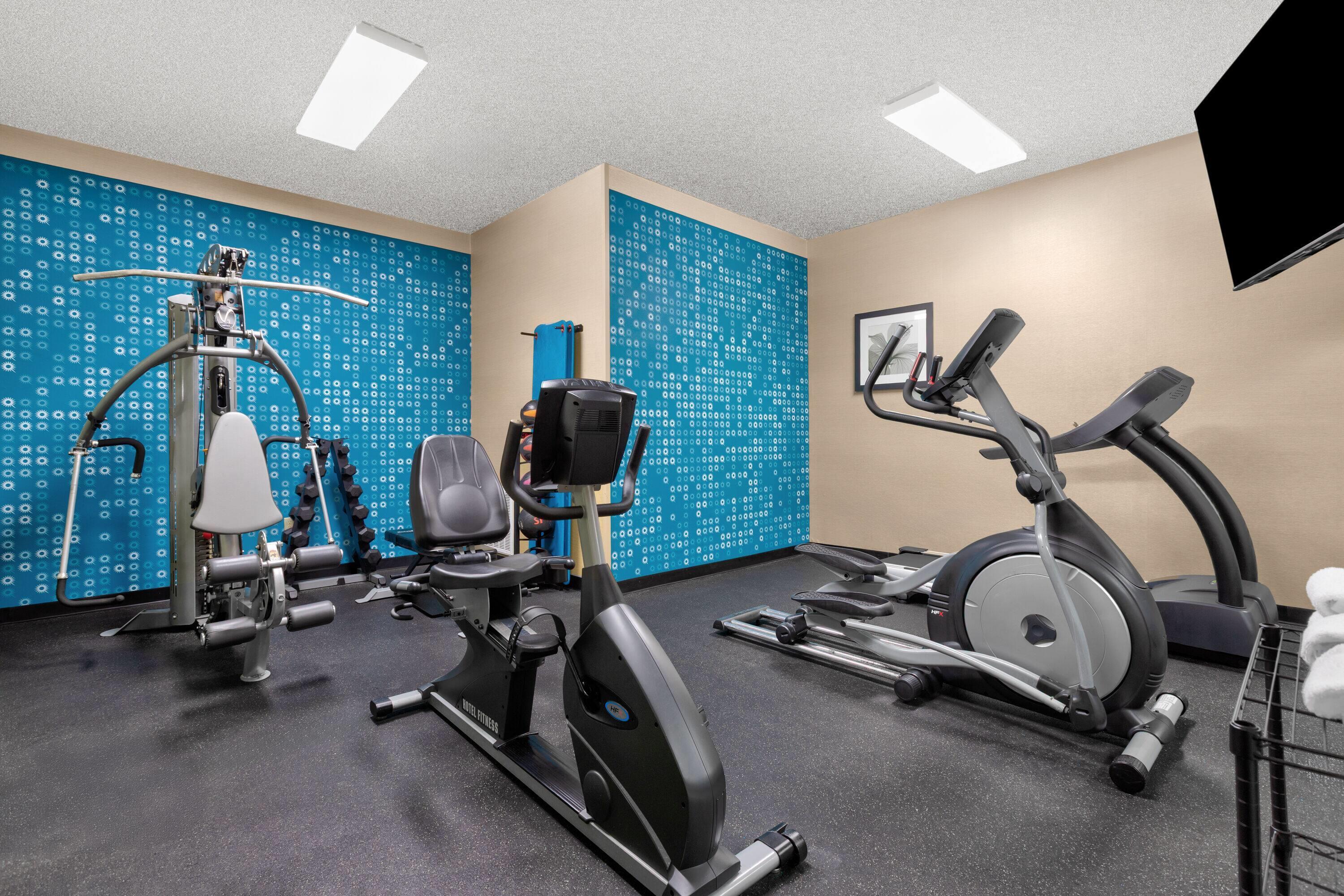 Health club fitness center gym | La Quinta Inn & Suites by Wyndham Midwest City - Tinker AFB