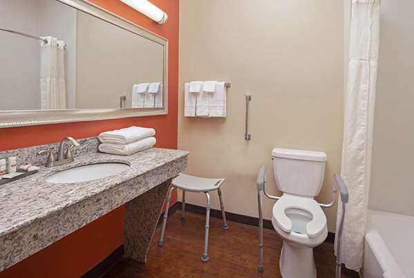  - La Quinta Inn & Suites Reid Park