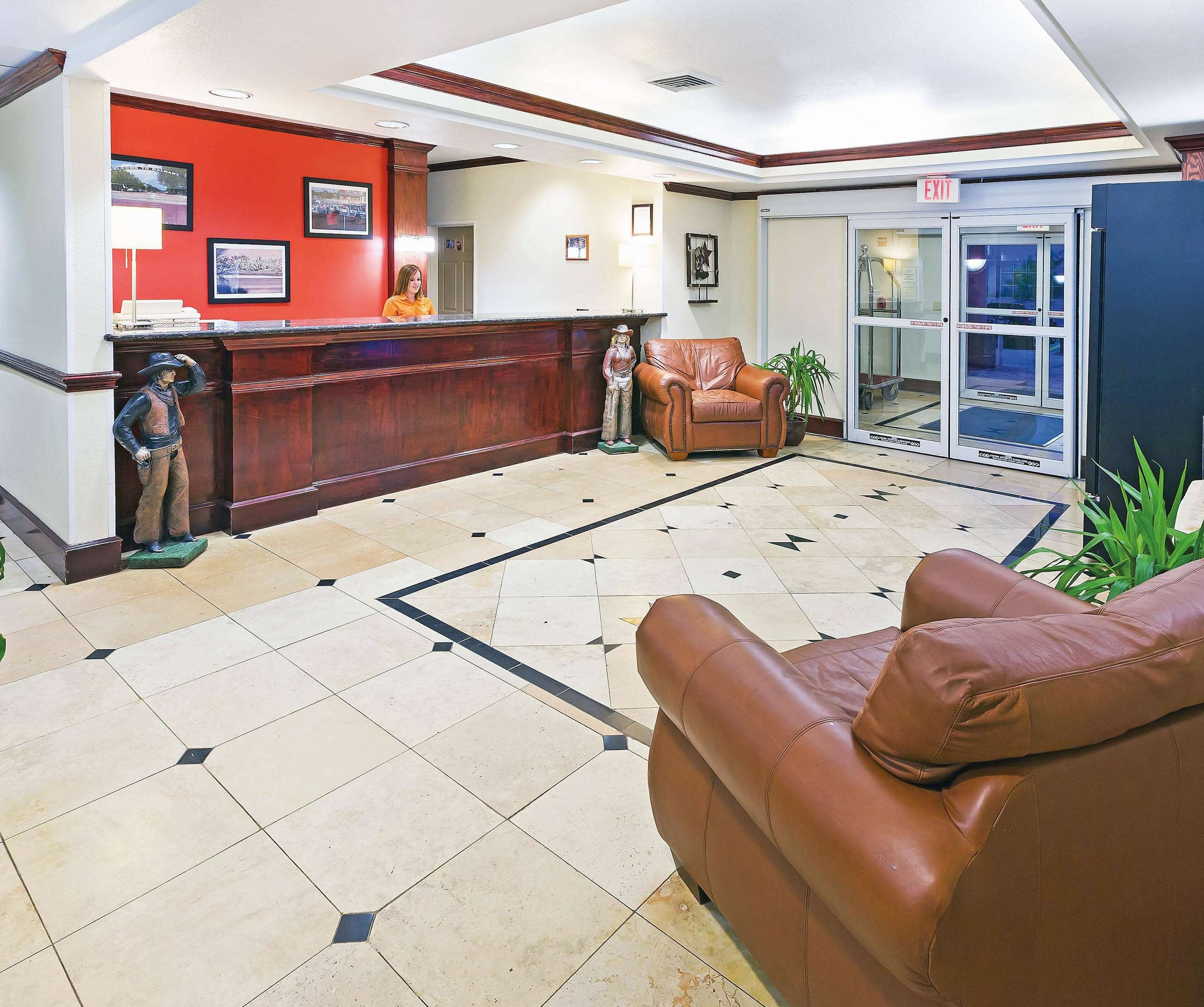 Lobby | La Quinta Inn & Suites by Wyndham Dalhart