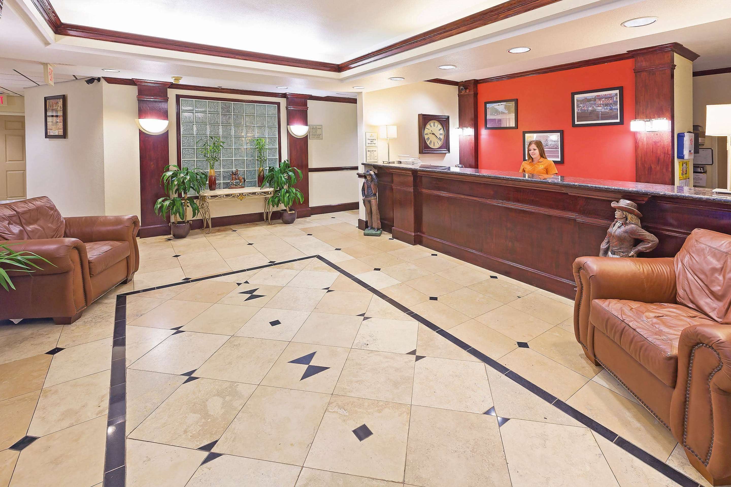 Lobby | La Quinta Inn & Suites by Wyndham Dalhart