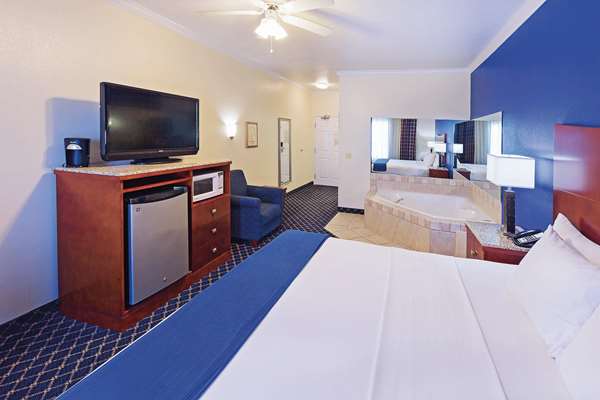  - La Quinta Inn & Suites Dalhart