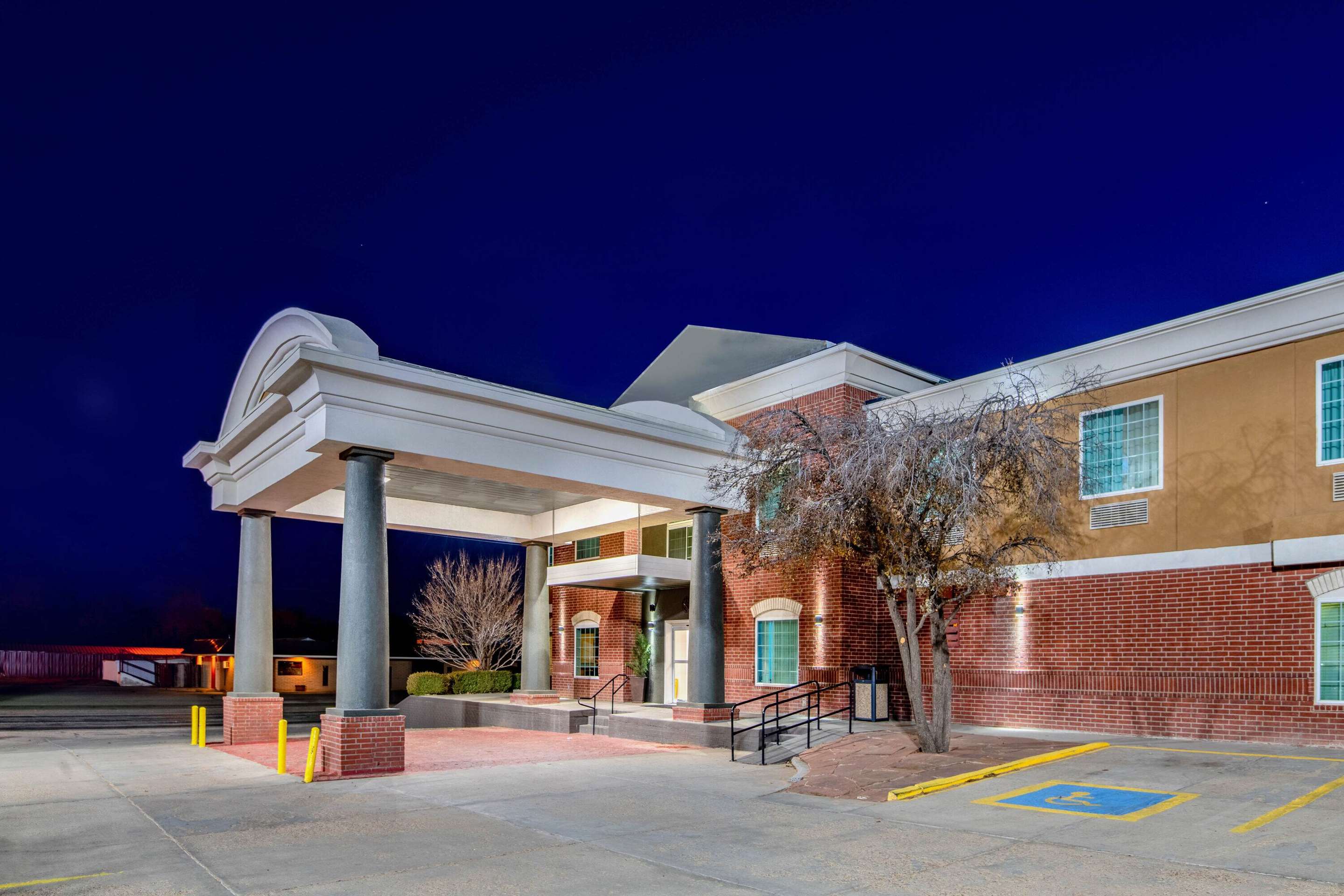 Exterior | La Quinta Inn & Suites by Wyndham Dalhart